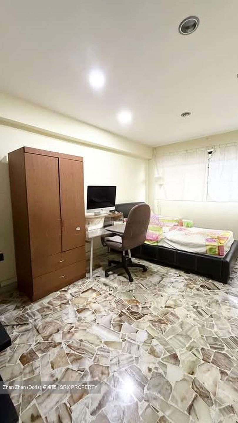Blk 260 Jurong East Street 24 (Jurong East), HDB 5 Rooms #557637741